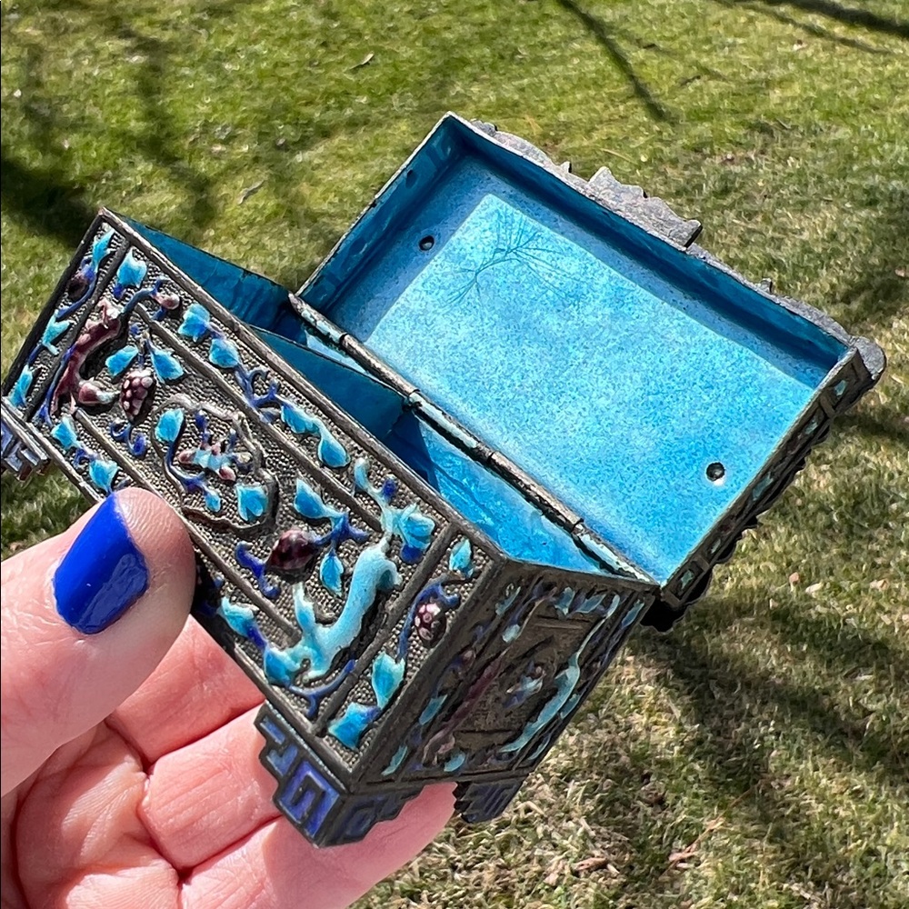 Antique Chinese Silver Plated Blue Purple Enamel Stamp Box Trinket Box - Picture 12 of 17